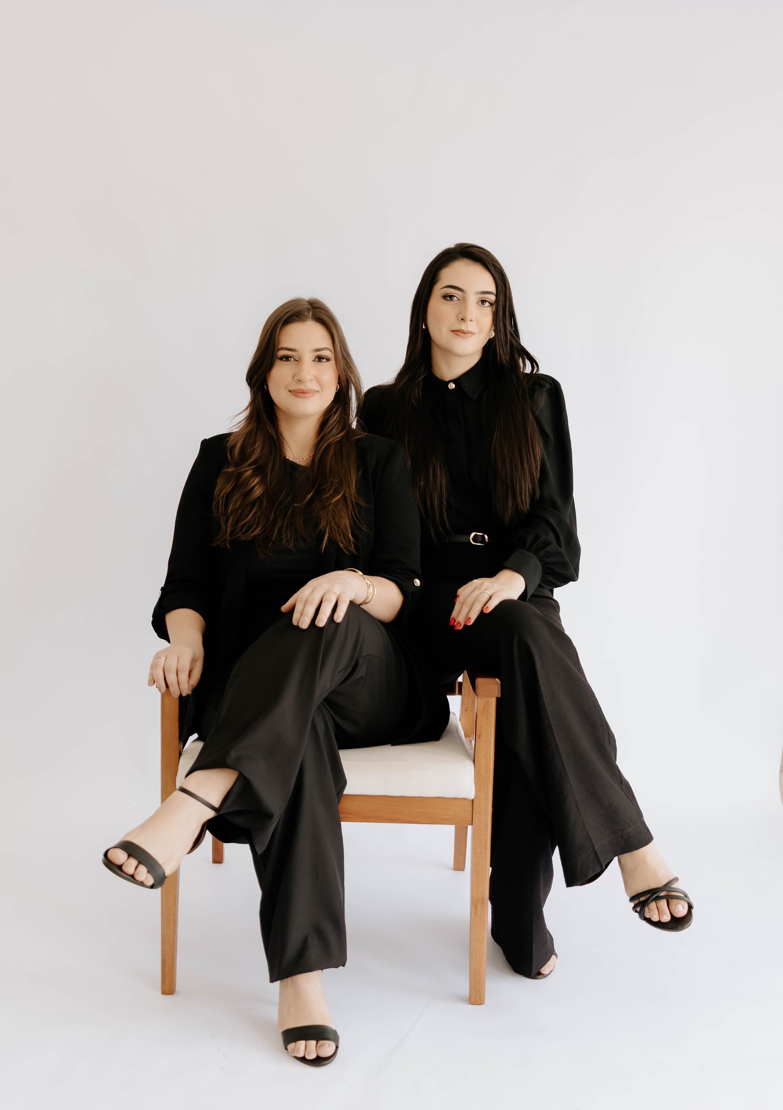 Dr.ª Polyana Fiorati e Dr.ª Isabela Lessem, advogadas em Direito Bancário em Ribeirão Preto